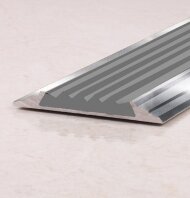 Порог одноуровневый с резиновой вставкой ПО-46 серебро глянец - серый 2,7 м Порог одноуровневый с резиновой вставкой ПО-46 серебро глянец - серый 2,7 м