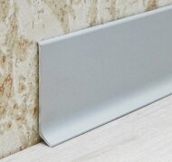 Напольный плинтус пристеночный алюминиевый ПТ-40 алюминий серебро 3 м
