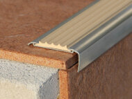 Угловой профиль алюминиевый с противоскользящей резиновой вставкой Евроступень АУ 50 бежевый 2,5 м Угловой профиль алюминиевый с противоскользящей резиновой вставкой Евроступень АУ 50 бежевый 2,5 м