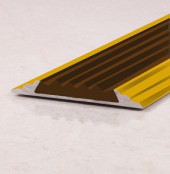 Порог одноуровневый с резиновой вставкой ПО-46 золото матовое - коричневый 2,7 м