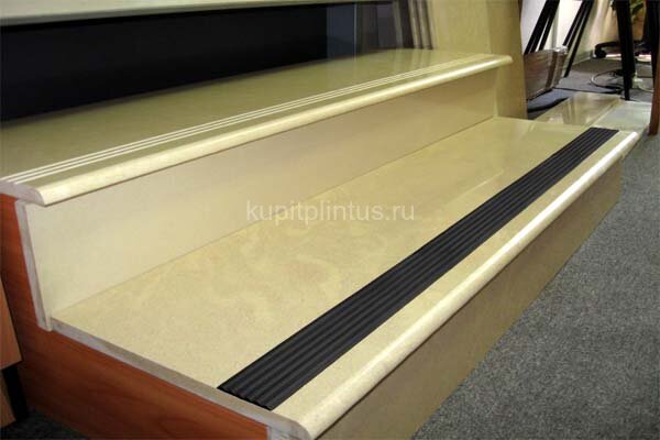 Заказать Лента противоскользящая самоклеящаяся из резины ЗПОУ 29мм Черная Заказать Лента противоскользящая самоклеящаяся из резины ЗПОУ 29мм Черная