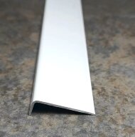 Алюминиевый уголок 20х40 разнополочный ПБ40х20 белый 2,7м Алюминиевый уголок 20х40 разнополочный ПБ40х20 белый 2,7м