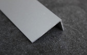 Алюминиевый уголок 40х13 мм ПБ40х13 серебро матовое 3 м