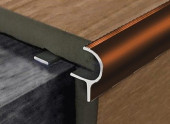 Алюминиевый F-профиль для ступеней 10 мм с рифлением PV50-11 коричневый блестящий 2,7 м
