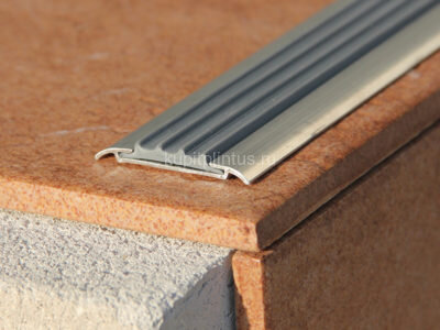 Заказать Профиль алюминиевый с противоскользящей резиновой вставкой (плоская накладка) Евроступень АН 42 серый 2,5 м Заказать Профиль алюминиевый с противоскользящей резиновой вставкой (плоская накладка) Евроступень АН 42 серый 2,5 м