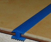 Противоскользящий Н-образный профиль из резины под плитку 20х10 мм ШОВ синий 30 м