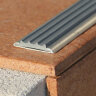 Заказать Профиль алюминиевый с противоскользящей резиновой вставкой (плоская накладка) Евроступень АН 32 серый 2,5 м Заказать Профиль алюминиевый с противоскользящей резиновой вставкой (плоская накладка) Евроступень АН 32 серый 2,5 м