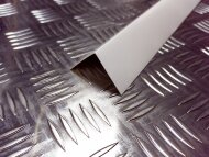 Пластиковый уголок отделочный 30х30 мм Идеал У30 мнт 001 белый 2.7 м