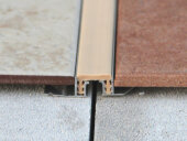 Профиль закладной компенсационный с противоскользящей резиновой вставкой Евроступень К бежевый 2,5 м Профиль закладной компенсационный с противоскользящей резиновой вставкой Евроступень К бежевый 2,5 м