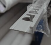 Профиль L-образный анодированный алюминий матовый 3 мм Progress PTAA 03 серебро 2,7 м