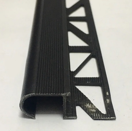 Заказать Алюминиевый профиль для ступеней овальный (ZET OWAL) с рифлением 10 мм PV49-18 черный матовый 2,7 м 
