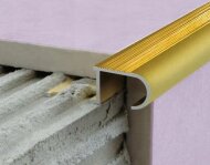 Алюминиевый профиль для ступеней овальный (ZET OWAL) с рифлением 10 мм PV49-12 песок матовый 2,7 м Алюминиевый профиль для ступеней овальный (ZET OWAL) с рифлением 10 мм PV49-12 песок матовый 2,7 м