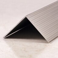 Порог угловой алюминиевый ПО-40х40 серебро матовое 2,7 м Порог угловой алюминиевый ПО-40х40 серебро матовое 2,7 м