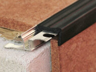 Профиль закладной гибкий с противоскользящей резиновой вставкой Евроступень P черный 2,5 м Профиль закладной гибкий с противоскользящей резиновой вставкой Евроступень P черный 2,5 м