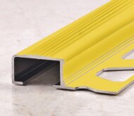 Профиль для ступеней с рифлением П-образный 20х12 мм PV52-04 золото матовое 2,7 м Профиль для ступеней с рифлением П-образный 20х12 мм PV52-04 золото матовое 2,7 м