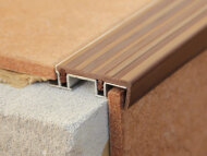 Профиль закладной с противоскользящей резиновой вставкой Евроступень Z-XL коричневый 2,5 м Профиль закладной с противоскользящей резиновой вставкой Евроступень Z-XL коричневый 2,5 м