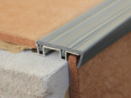 Профиль закладной с противоскользящей резиновой вставкой Евроступень Z-XL серый 2,5 м Профиль закладной с противоскользящей резиновой вставкой Евроступень Z-XL серый 2,5 м