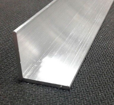 Заказать Уголок из алюминия 60х60х2 мм равносторонний 3 м 