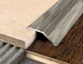 Порог разноуровневый из алюминия С1 КД Дуб пепельный (декорированный) 2,7 м Порог разноуровневый из алюминия С1 КД Дуб пепельный (декорированный) 2,7 м