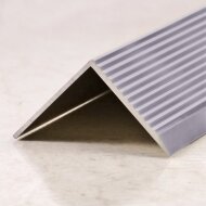 Порог угловой алюминиевый ПО-30х30 серебро матовое 2,7 м Порог угловой алюминиевый ПО-30х30 серебро матовое 2,7 м