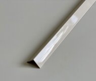 Пластиковый уголок 30х30 мм Идеал Deconika Д-У30 034-0 светлая слоновая кость глянцевая 2.7 м Пластиковый уголок 30х30 мм Идеал Deconika Д-У30 034-0 светлая слоновая кость глянцевая 2.7 м