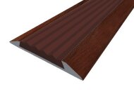 Порог противоскользящий с коричневой вставкой Д15 КД Махагон (декорированный) 2,7 м Порог противоскользящий с коричневой вставкой Д15 КД Махагон (декорированный) 2,7 м