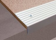 Порог угловой алюминиевый Д16 Серебро НЕ (анодированный) 2,7 м Порог угловой алюминиевый Д16 Серебро НЕ (анодированный) 2,7 м