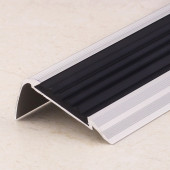 Угловой противоскользящий порог алюминиевый с резиновой вставкой ПО-48х23 черный-серебро матовое 2,7 м