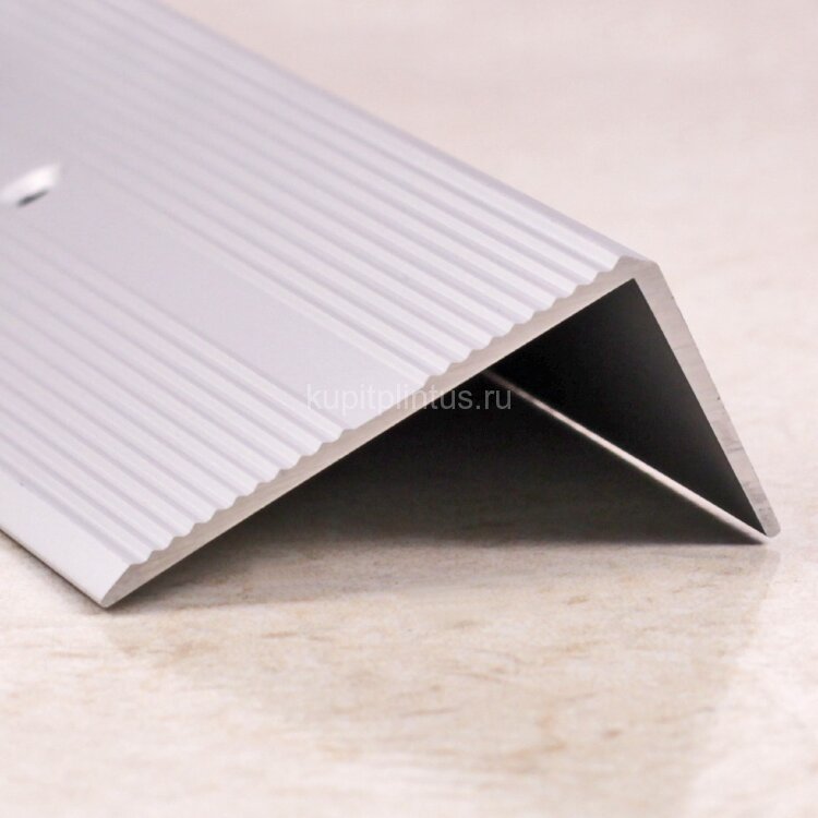 Заказать Угловой порог с рифлением 40х20 мм ПО-40х20-00 без покрытия 2.7 м Заказать Угловой порог с рифлением 40х20 мм ПО-40х20-00 без покрытия 2.7 м