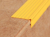 Угловой резиновый профиль противоскользящий Евроступень У-40 желтый 12 м Угловой резиновый профиль противоскользящий Евроступень У-40 желтый 12 м