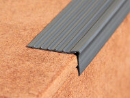 Угловой резиновый профиль противоскользящий Евроступень У-40 серый 12 м Угловой резиновый профиль противоскользящий Евроступень У-40 серый 12 м