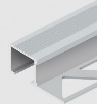 Алюминиевый П-профиль для ступеней с рифлением 20х12 мм PV52-00 натуральный 2,7 м Алюминиевый П-профиль для ступеней с рифлением 20х12 мм PV52-00 натуральный 2,7 м