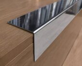 Уголок из нержавеющей стали равнополочный ПБ 20х20 прямой полированный 2,7 м