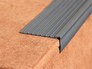 Угловой резиновый профиль противоскользящий Евроступень У-50 серый 12 м Угловой резиновый профиль противоскользящий Евроступень У-50 серый 12 м
