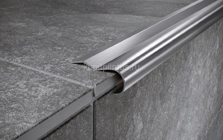 Заказать Стальной порог угловой 40х15 мм FCR 15 M сатинированная сталь 2,7 м 