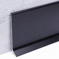 Черный плинтус